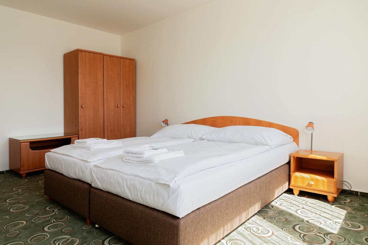 Hotel Slezan Bruntál المظهر الخارجي الصورة